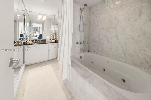2555 Collins Ave 2014, Miami Beach, FL 33140