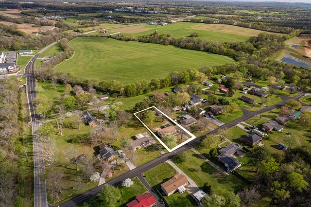 107 Jackson St, Spring Hill, TN 37174