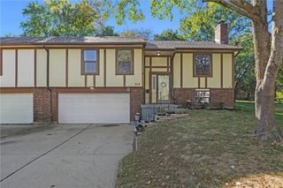 713 S CLAIRBORNE Road, Olathe, KS 66062
