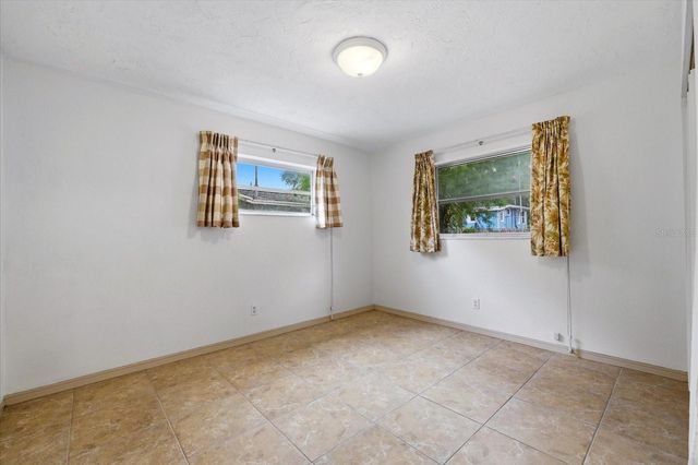 5027 1ST AVENUE N, St Petersburg, FL 33710