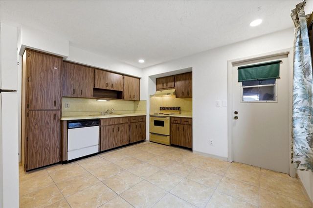 5027 1ST AVENUE N, St Petersburg, FL 33710