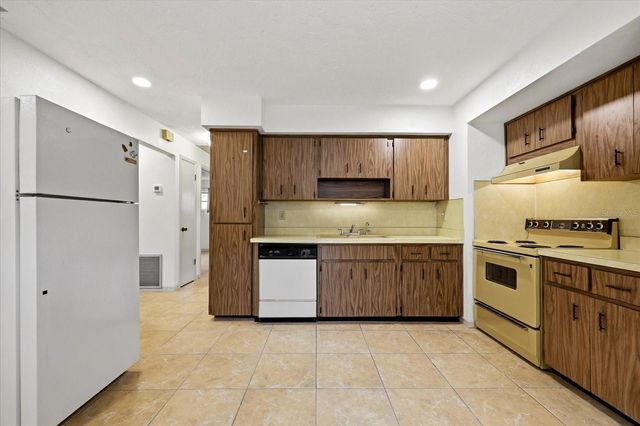 5027 1ST AVENUE N, St Petersburg, FL 33710