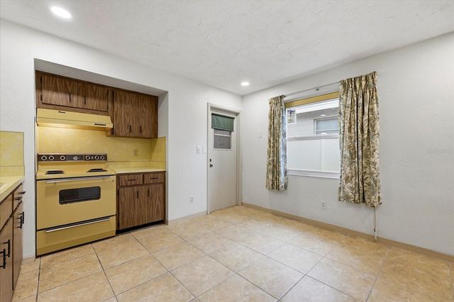 5027 1ST AVENUE N, St Petersburg, FL 33710