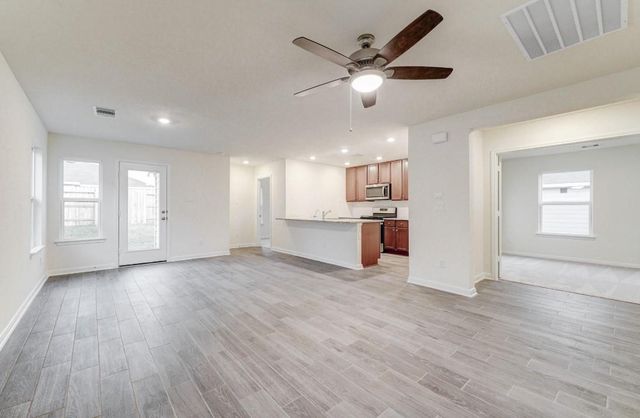 534 Broken Boulder Street, Magnolia, TX 77354