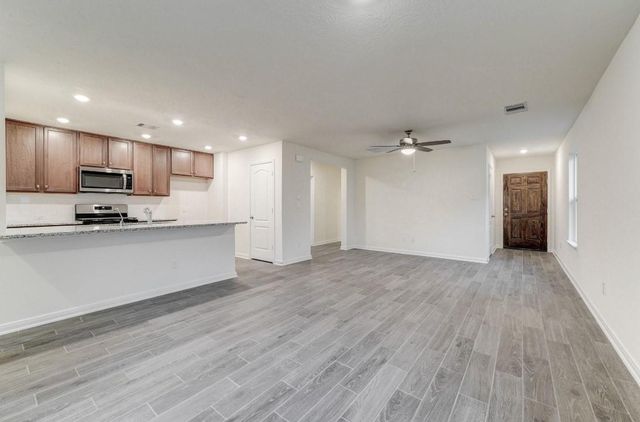 534 Broken Boulder Street, Magnolia, TX 77354