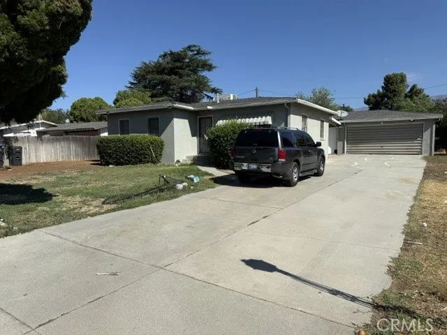 1425 W Hays, Banning, CA 92220