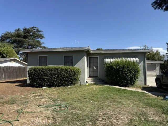 1425 W Hays, Banning, CA 92220
