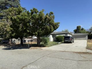 1425 W Hays, Banning, CA 92220