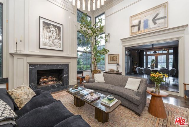 7171 Chelan Way, Los Angeles, CA 90068