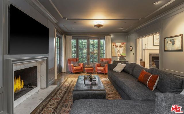 7171 Chelan Way, Los Angeles, CA 90068