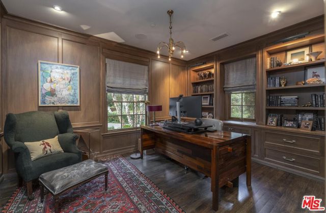 7171 Chelan Way, Los Angeles, CA 90068