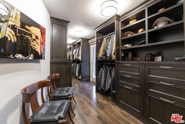 7171 Chelan Way, Los Angeles, CA 90068