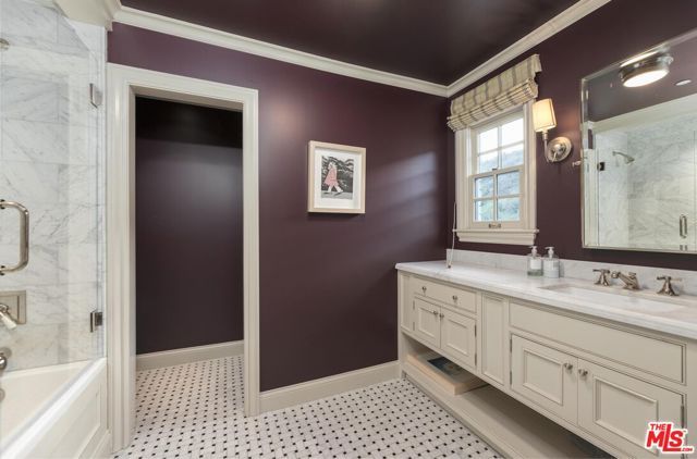 7171 Chelan Way, Los Angeles, CA 90068