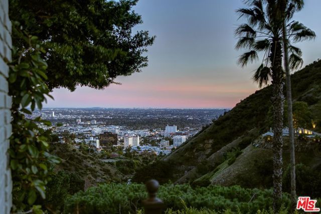 7171 Chelan Way, Los Angeles, CA 90068