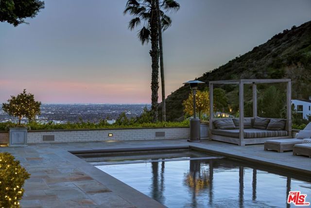 7171 Chelan Way, Los Angeles, CA 90068