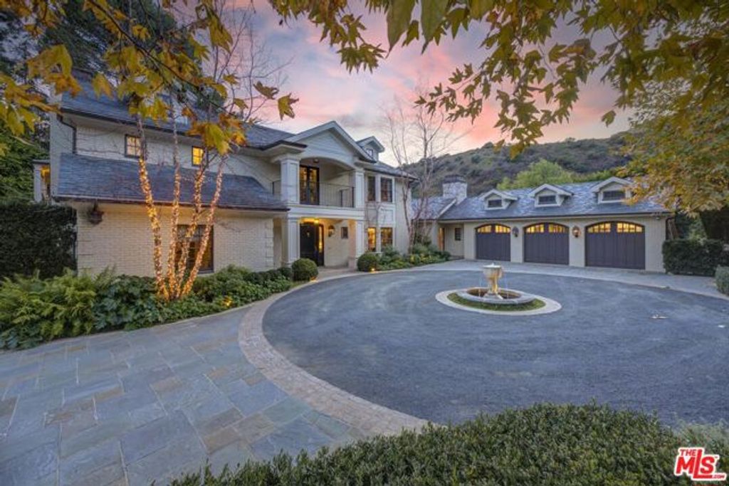 7171 Chelan Way, Los Angeles, CA 90068