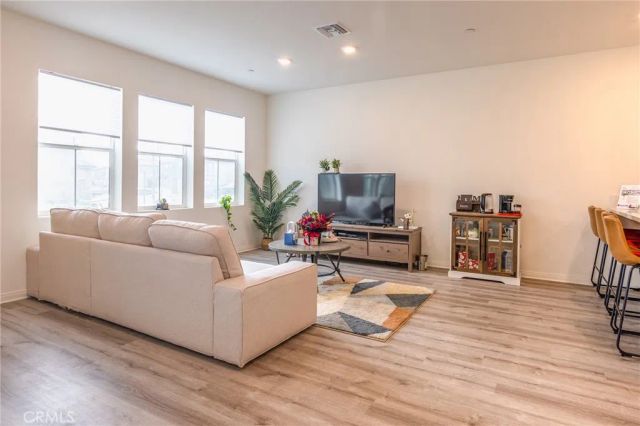 4058 E Coronado Privado, Ontario, CA 91761
