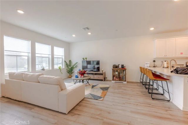 4058 E Coronado Privado, Ontario, CA 91761