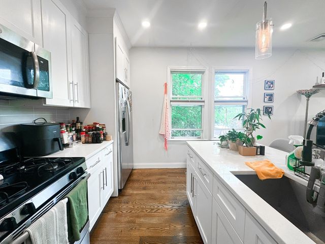 77 Torrey St 2, Boston, MA 02124