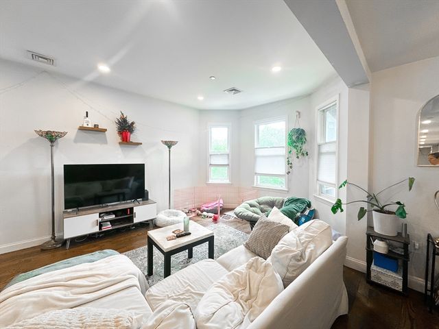 77 Torrey St 2, Boston, MA 02124