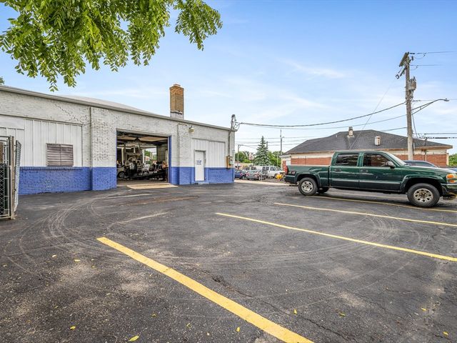 3014 Auburn Street, Rockford, IL 61101