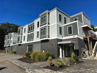 40 Westmoreland St 5, Boston, MA 02124