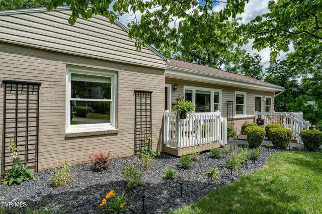 487 Kentucky Avenue, Bluff City, TN 37618