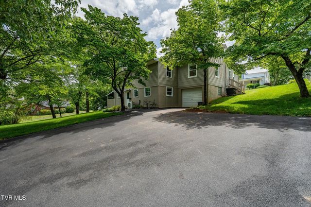 487 Kentucky Avenue, Bluff City, TN 37618