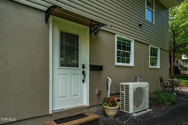 487 Kentucky Avenue, Bluff City, TN 37618