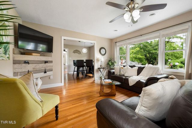 487 Kentucky Avenue, Bluff City, TN 37618
