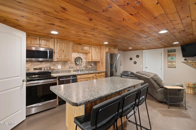 487 Kentucky Avenue, Bluff City, TN 37618