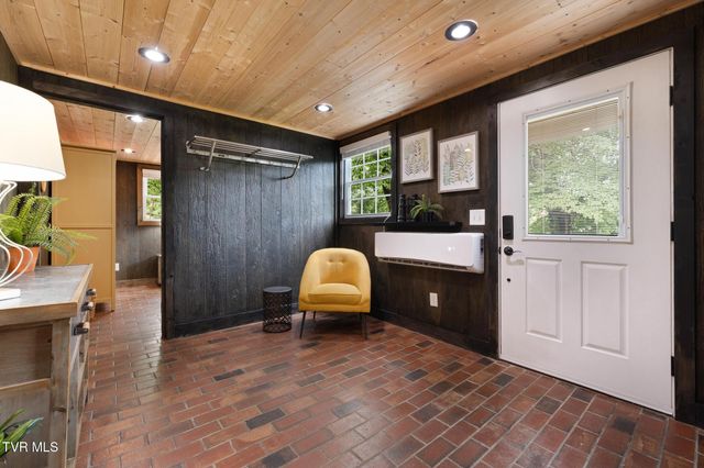 487 Kentucky Avenue, Bluff City, TN 37618