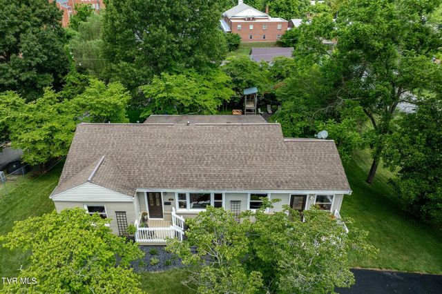 487 Kentucky Avenue, Bluff City, TN 37618