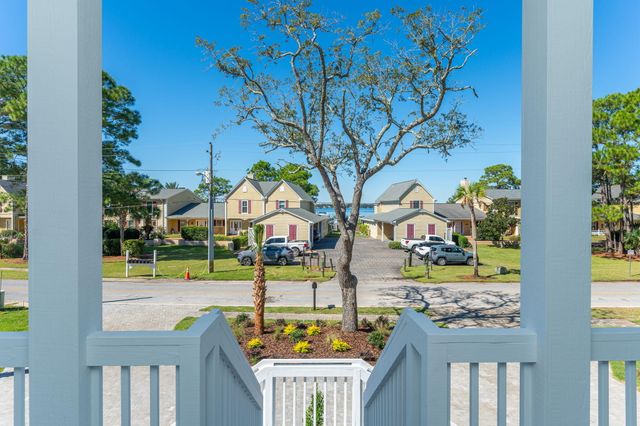 22 Shalimar Drive, Shalimar, FL 32579