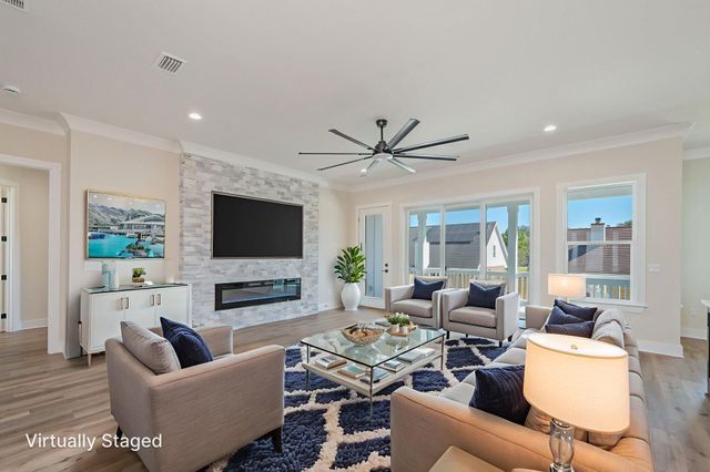 22 Shalimar Drive, Shalimar, FL 32579