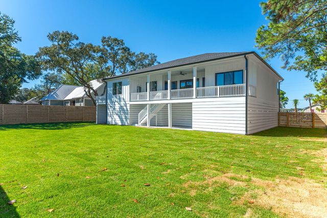 22 Shalimar Drive, Shalimar, FL 32579