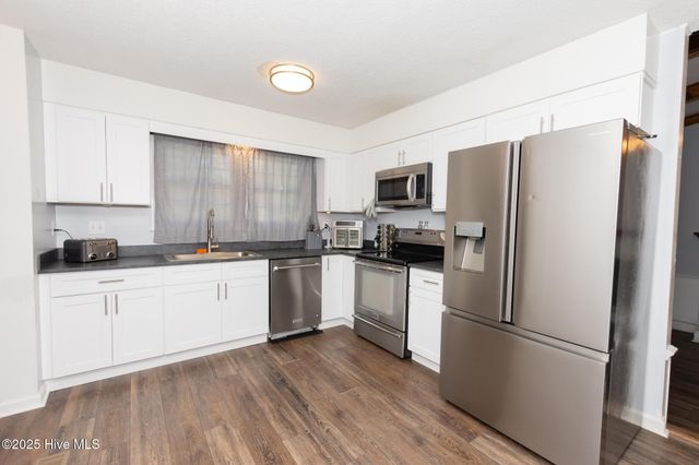 2602 Northwoods Drive, Jacksonville, NC 28540