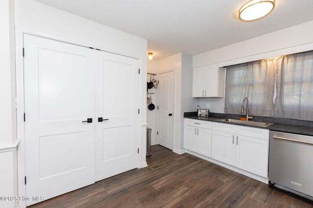 2602 Northwoods Drive, Jacksonville, NC 28540