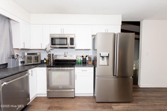 2602 Northwoods Drive, Jacksonville, NC 28540