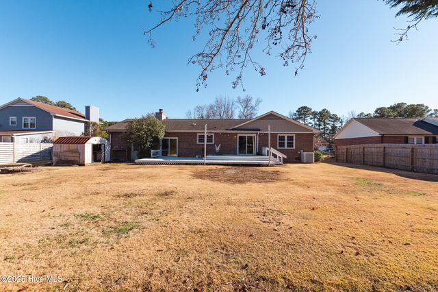 2602 Northwoods Drive, Jacksonville, NC 28540