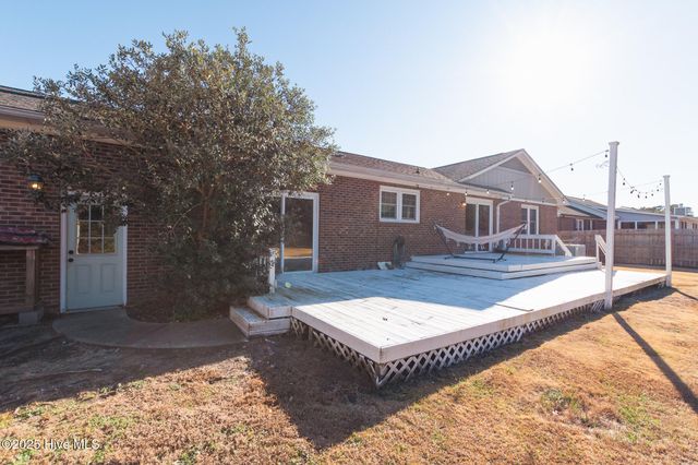 2602 Northwoods Drive, Jacksonville, NC 28540