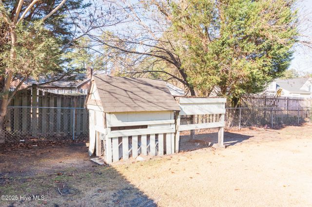 2602 Northwoods Drive, Jacksonville, NC 28540