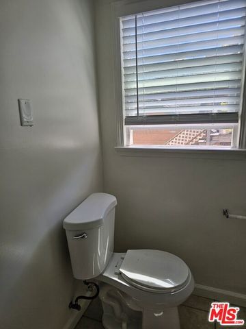 1824 S Wilton Place, Los Angeles, CA 90019