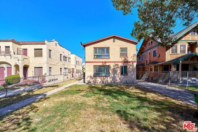 1824 S Wilton Place, Los Angeles, CA 90019