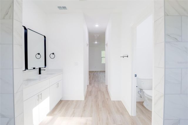 125 FISHER WAY, Ocklawaha, FL 32179