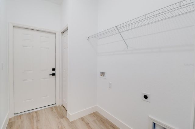 125 FISHER WAY, Ocklawaha, FL 32179