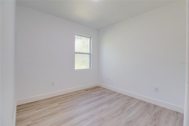 125 FISHER WAY, Ocklawaha, FL 32179