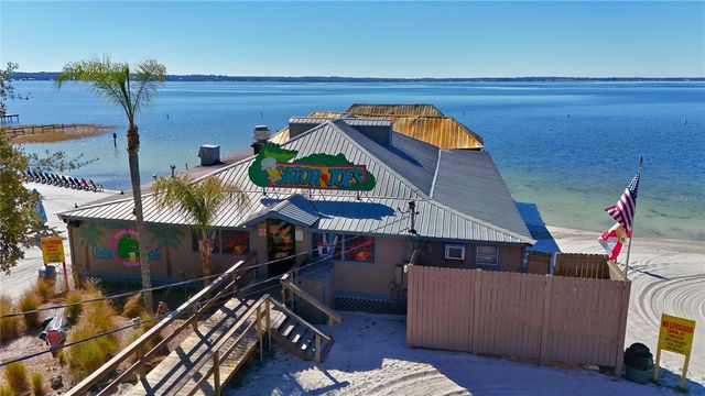 125 FISHER WAY, Ocklawaha, FL 32179