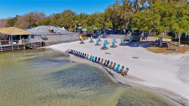 125 FISHER WAY, Ocklawaha, FL 32179