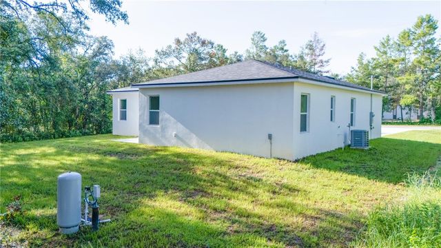125 FISHER WAY, Ocklawaha, FL 32179